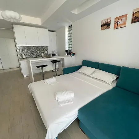 Fancy With Sea View Apartment Mamaia