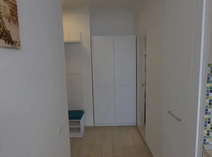 Fancy With Sea View Apartman *